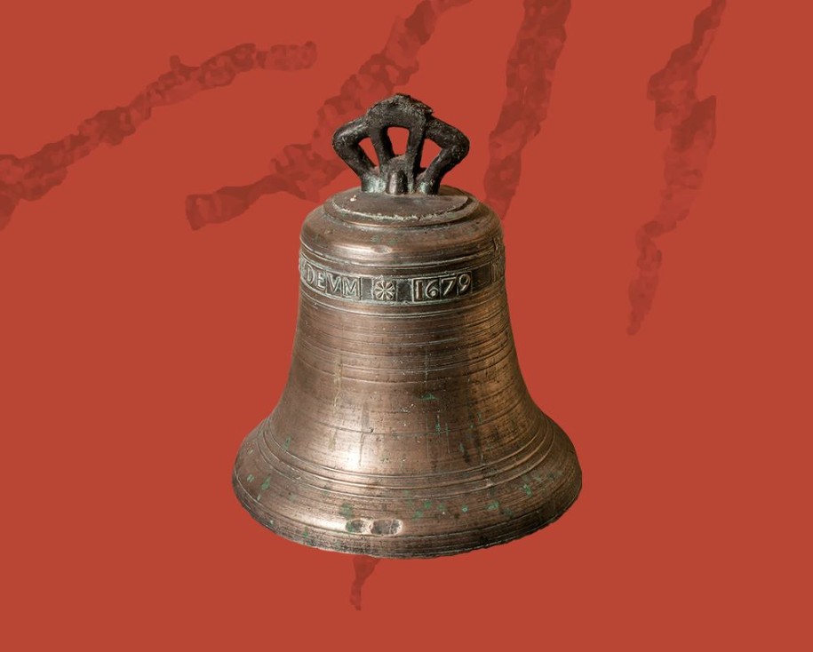 Cloche, bronze, 1679. On trouve en Savoie de nombreuses fonderies de cloches. Cette cloche provient de l’ancienne chartreuse de Saint-Hugon, un haut lieu de la métallurgie savoyarde.