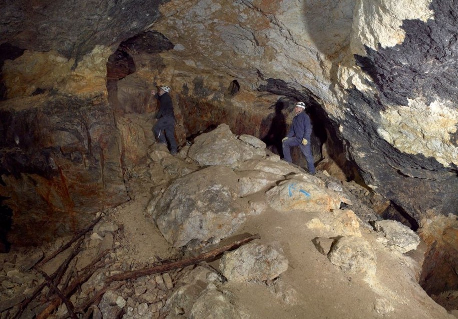 Les explorations des spéléologues ont permis d’apporter de nouvelles connaissances sur les mines de montagne et de valoriser ce patrimoine oublié.