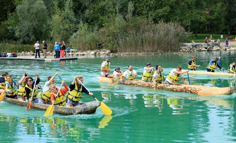 RCourse de pirogues néolithiques sur le lac d’Aiguebelette à l’occasion des journées nationales de l’archéologie. 2017