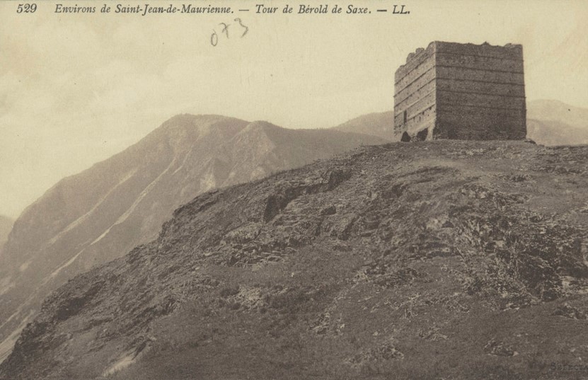 La tour de Bérold, du nom du fondateur mythique de la Maison de Savoie, ©Archives départementales de la Savoie – 2fi 6885