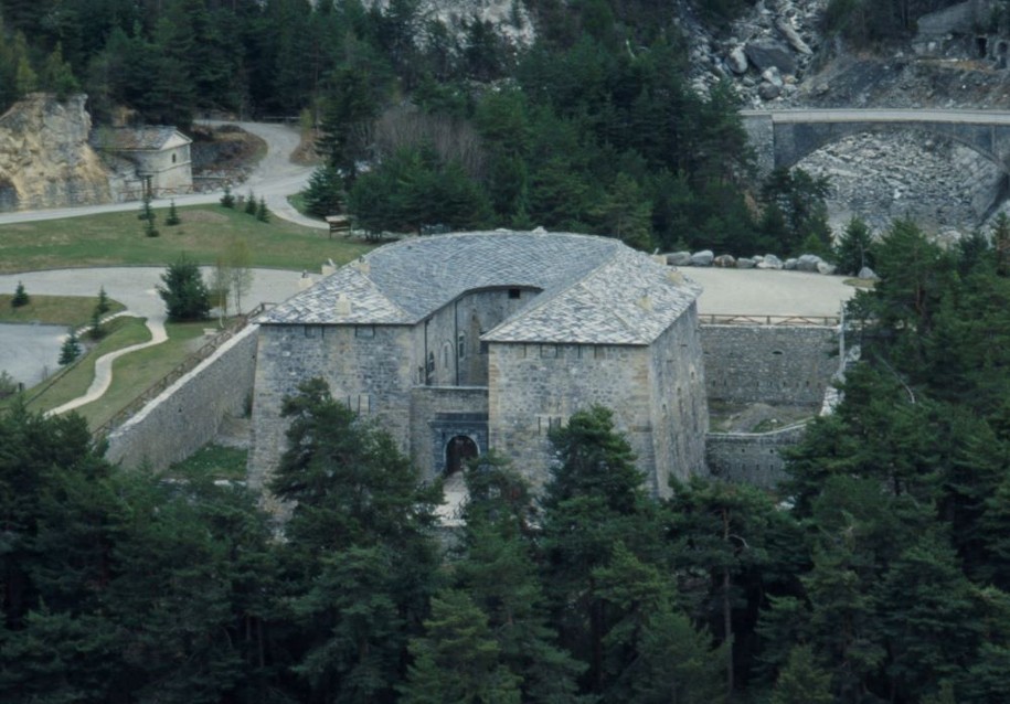 La redoute Marie-Thérèse chargée de bloquer la route d'accès au col du Mont Cenis, ©Département de la Savoie