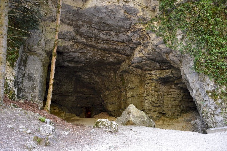 Entrée de la grotte supérieure