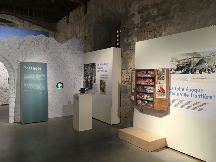 La dernière partie de l'exposition : partager, aborde les échanges entre zones frontalières.