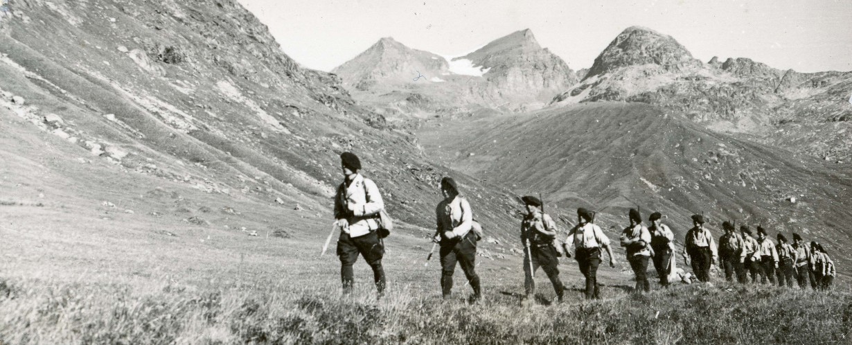 Chasseurs alpins revenant jusqu'à Bonneval par l'Écot. 1939