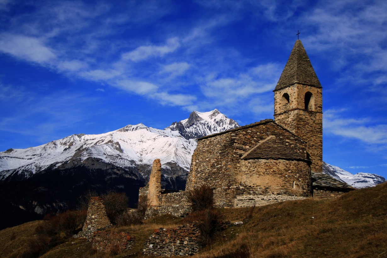 Eglise St Pierre d'Extravache à Val Cenis Bramans