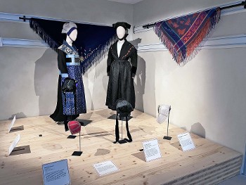 Visite éclair - Un costume de Savoie (... et d'ailleurs !)_Chambéry